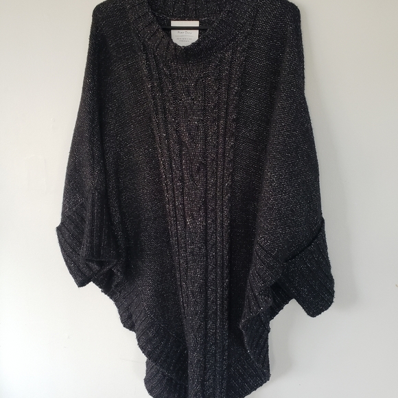 Luxury Sleeved Poncho - Picture 3 of 5
